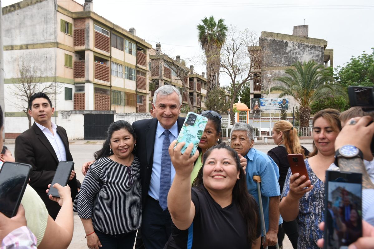 El gobernador Morales inauguró obra de pavimentación en San Pedro