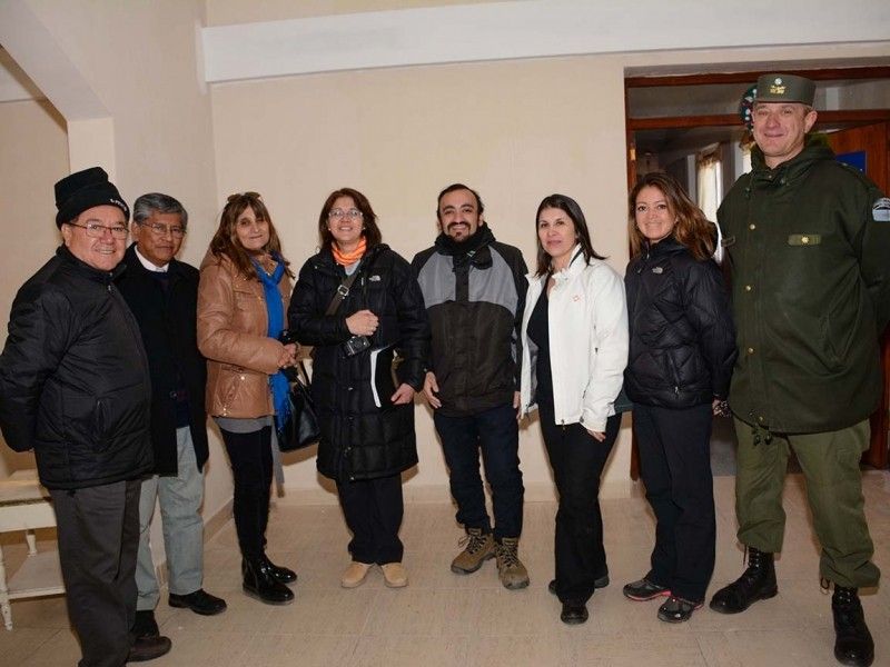 Funcionarios argentinos y chilenos reunidos en el complejo fronterizo
