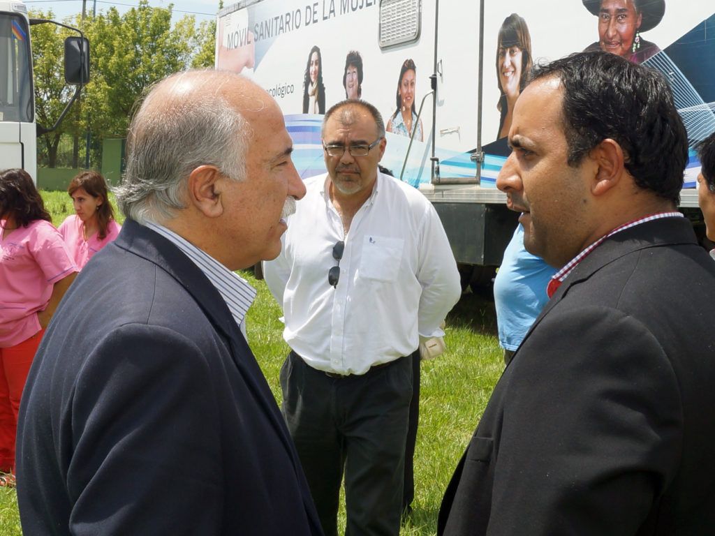 iad supervisando el Camión de la Mujer