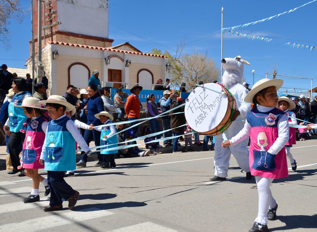 Desfile Aniversario Fundación Abra Pampa.