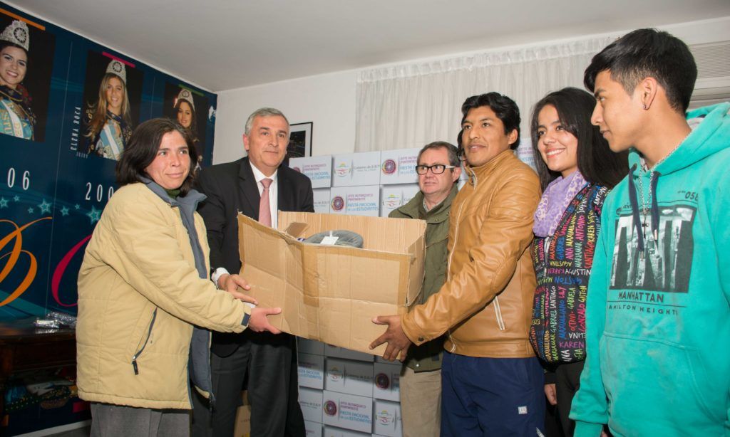 Colegios secundarios de la provincia recibieron las luces Leds