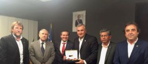 La delegación jujeña encabezada por Gerardo Morales, junto al intendente de Antofagasta.