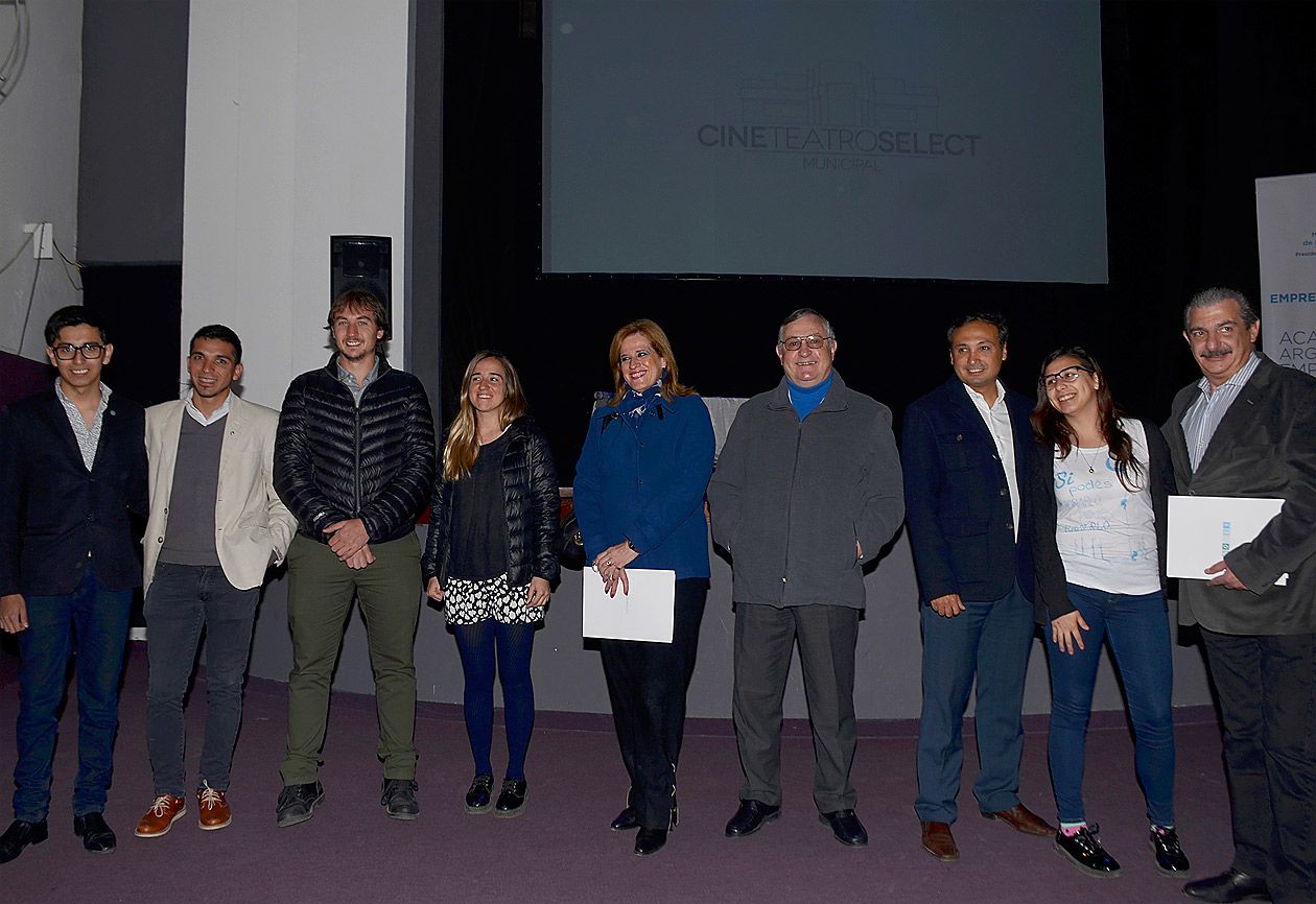 Funcionarios participan del foro Valorizar los Valores.