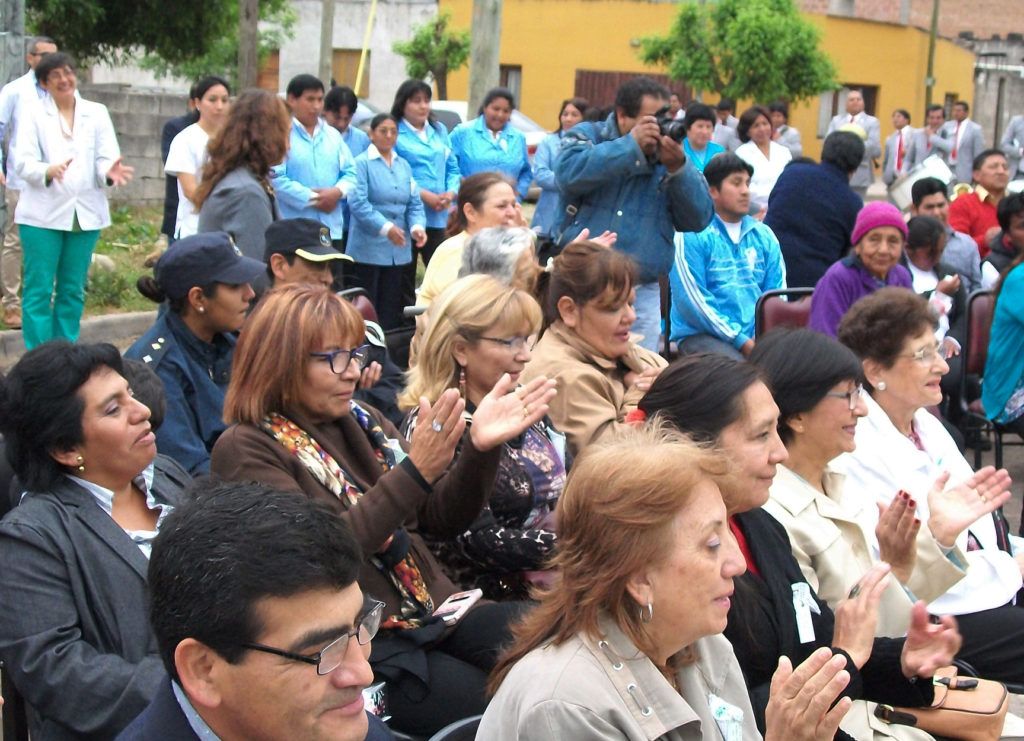 Del acto participaron vecinos, personal del CAPS y autoridades del Ministerio de Salud