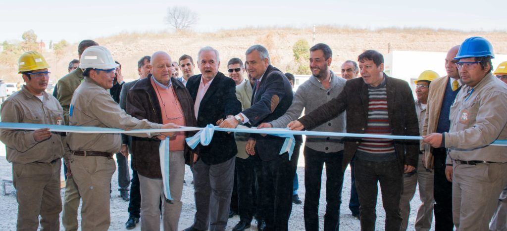 Morales junto al intendente Palomares y funcionarios provinciales