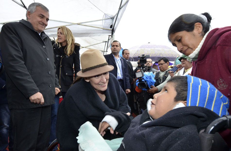 La vicepresidente de la Nación, Gabriela Michetti dejó inaugurado las obras del Plan Nacional Hábitat en el sector 150 hectáreas del Barrio Alto Comedero. 
