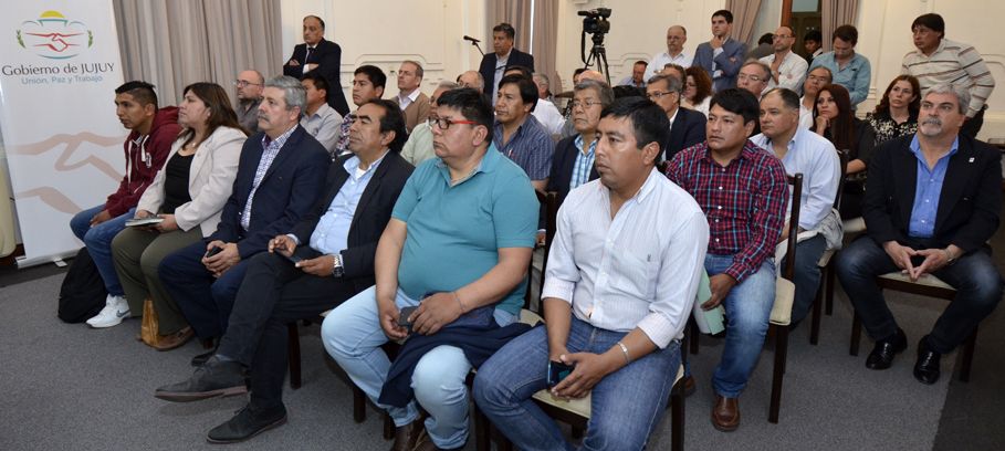 Participaron de la segunda reunión mensual los distintos actores pertenecientes del sector público como privado. 