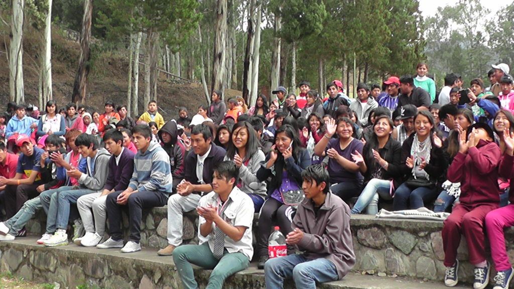 Jóvenes puneños se despiden después de disfrutar de las Fiestas de los Estudiantes