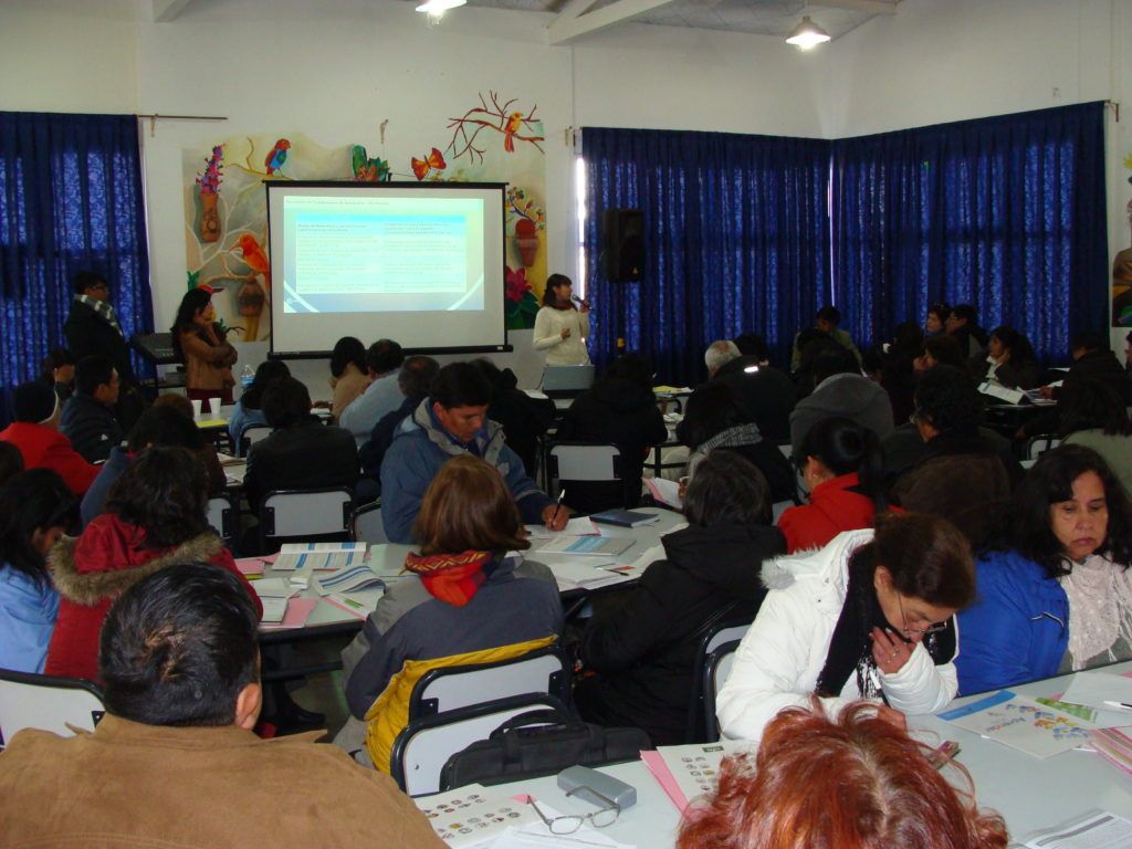 Directores de escuelas de la Region I en la capacitación dictada para dar a conocer la forma en que se instrumentará el operativo Aprender.