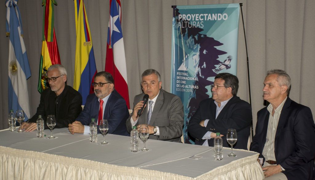 El Gobernador Gerardo Morales participo de la ceremonia apertura de la tercera edición del Festival Internacional de Cine de las Alturas 