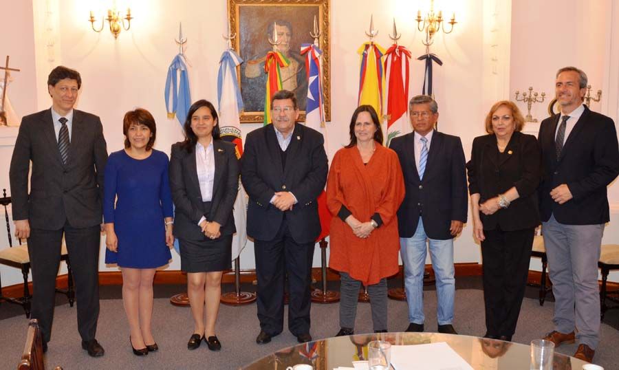 Ministro de Cultura y Turismo, Carlos Oehler, encabezó el encuentro que se realizó en Casa de Gobierno