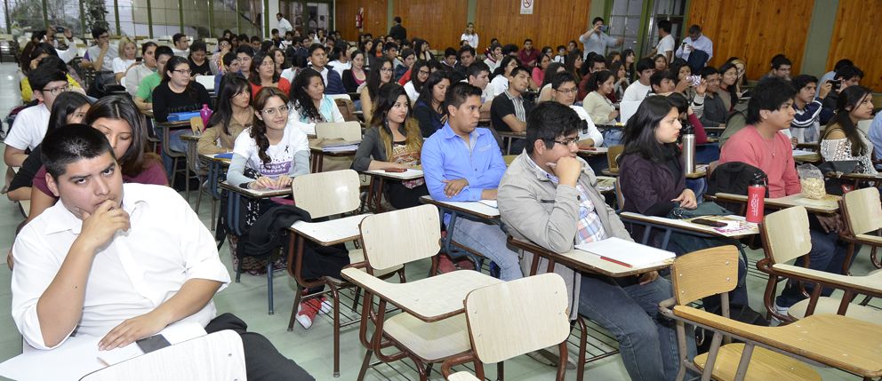 Participan estudiantes avanzados de la carrera de Contador Público Nacional de dicha casa de estudios.