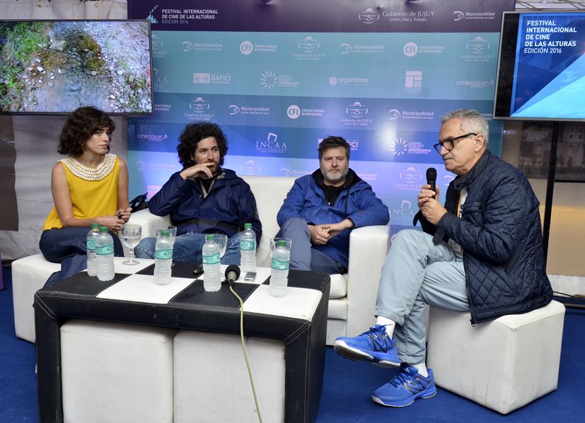 Gastón Duprat y Mariano Cohn junto a Belén Chavanne y uno de los directores artísticos del Festival, Daniel Desaloms