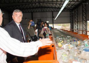 Morales junto a funcionarios provinciales y nacionales recorrieron las instalacion del complejo que tratara los residuos de varias localidades de la provincia