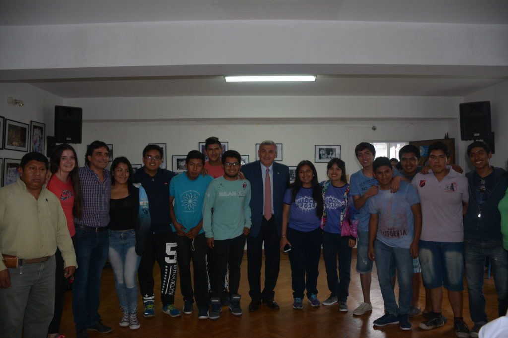 El gobernador Morales acompaño a los estudiantes que presentarán sus carrozas en Tecnopolis