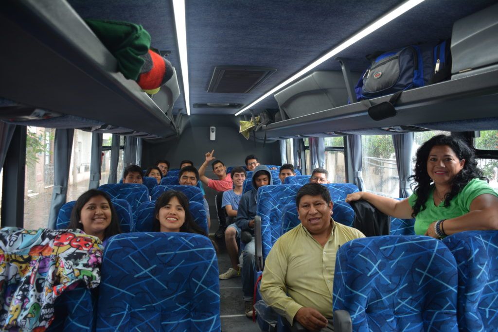 Parte de la delegación de alumnos que viaja a Tecnopolis para presentar sus carrozas