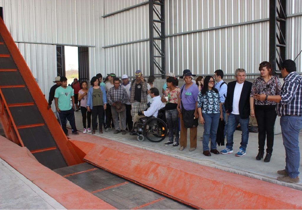 Recuperadores, recorriendo el Centro Ambiental junto a todos los presentes en el encuentro.