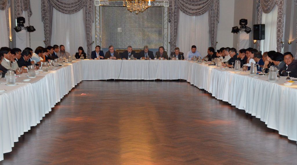 El Gobernador Gerardo Morales en reunión con Intendentes.