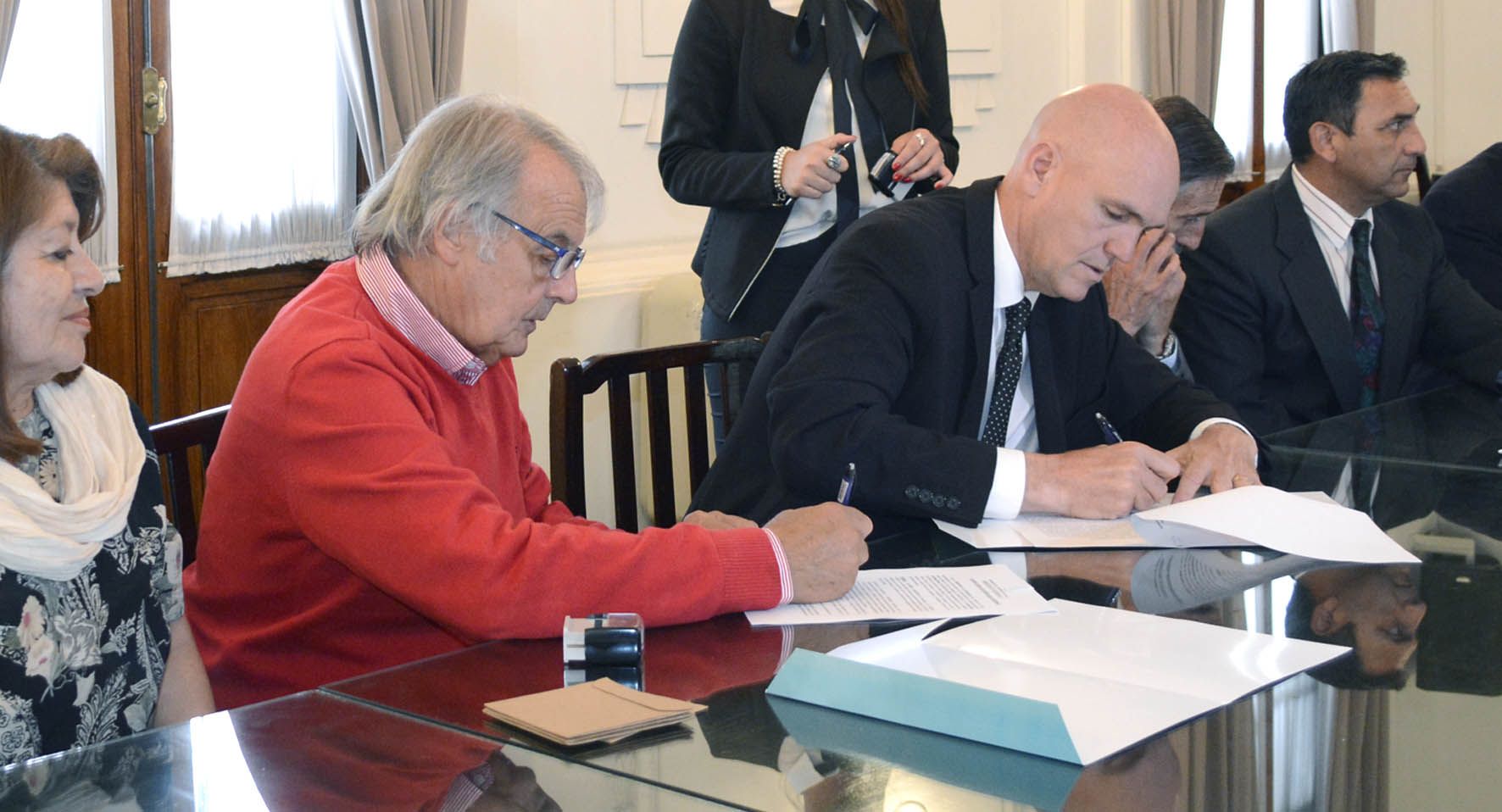 Firma de convenio de cooperación y asistencia con la Fundación "El Arte de Vivir"