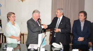 El vice gobernador Carlos Haquim firmó convenio de cooperación e intercambio con representantes del municipio frances de La Vienne 