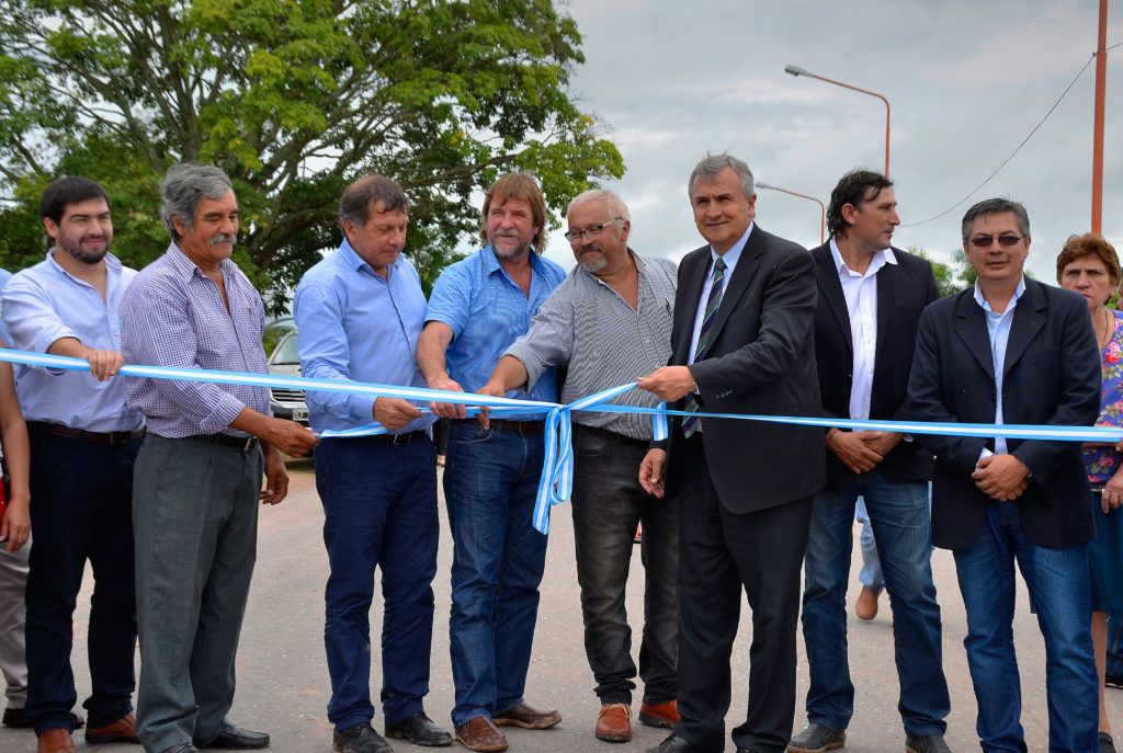 El Gobernador Gerardo Morales inaugura obra de pavimentación en la localidad de Yuto.