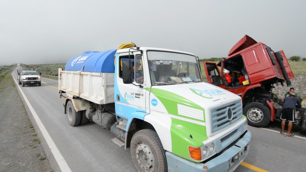 Camiones de Agua potable para abastecer Volcan