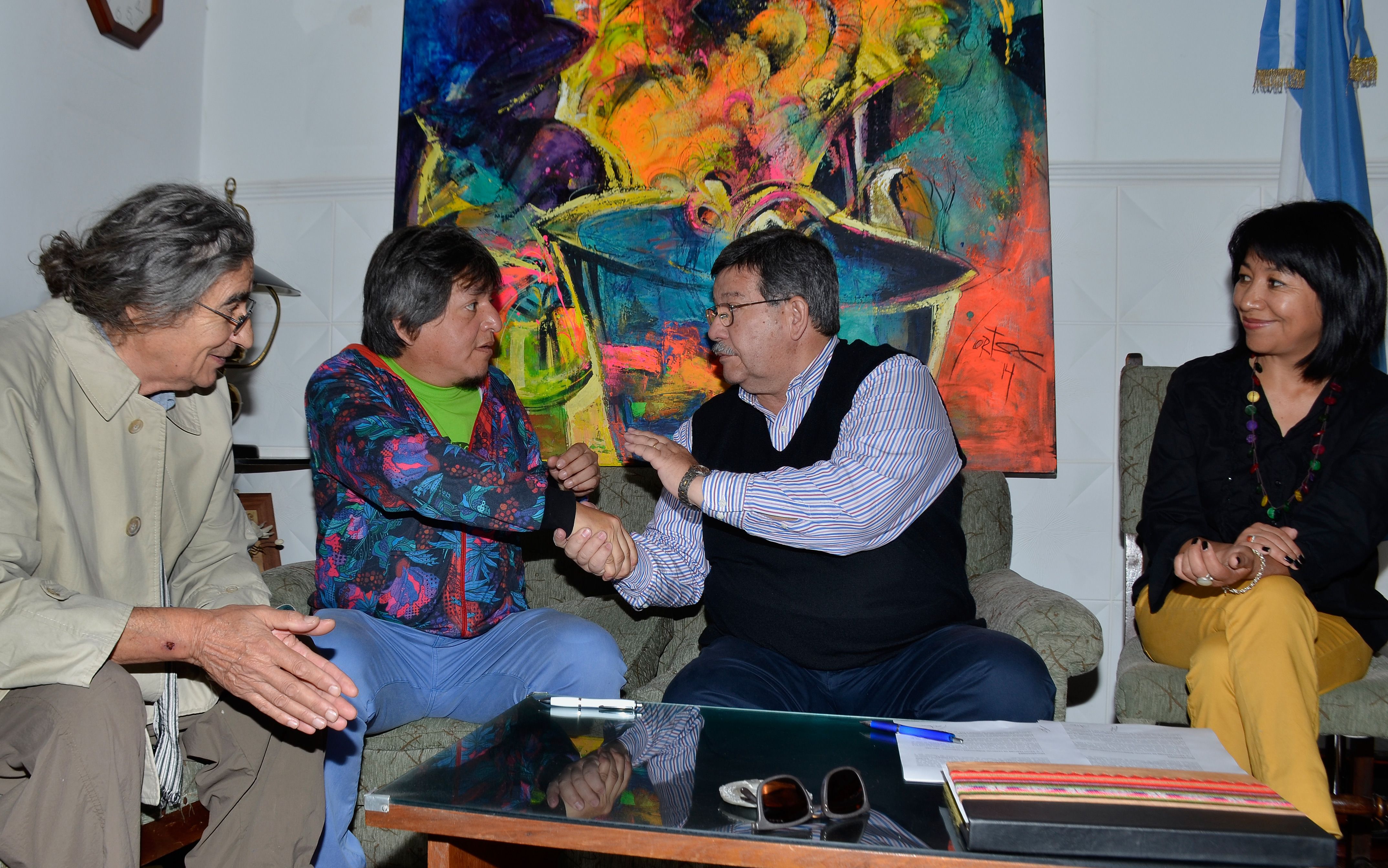 Firma de Convenio entre el Ministro de Cultura y Turismo Carlos Oehler y el artista Plástico Ariel Cortez