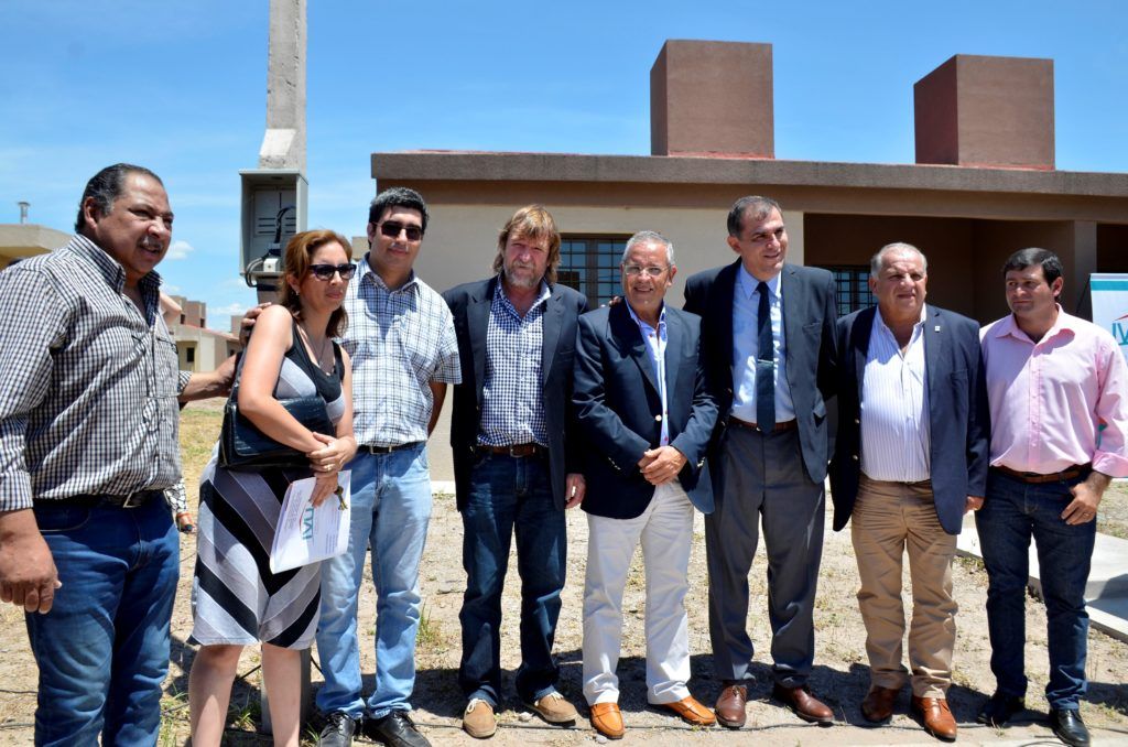 Familias que componen el Sindicato de Obreros y Empleados (SOEA) del ingenio La Esperanza, recibieron su vivienda