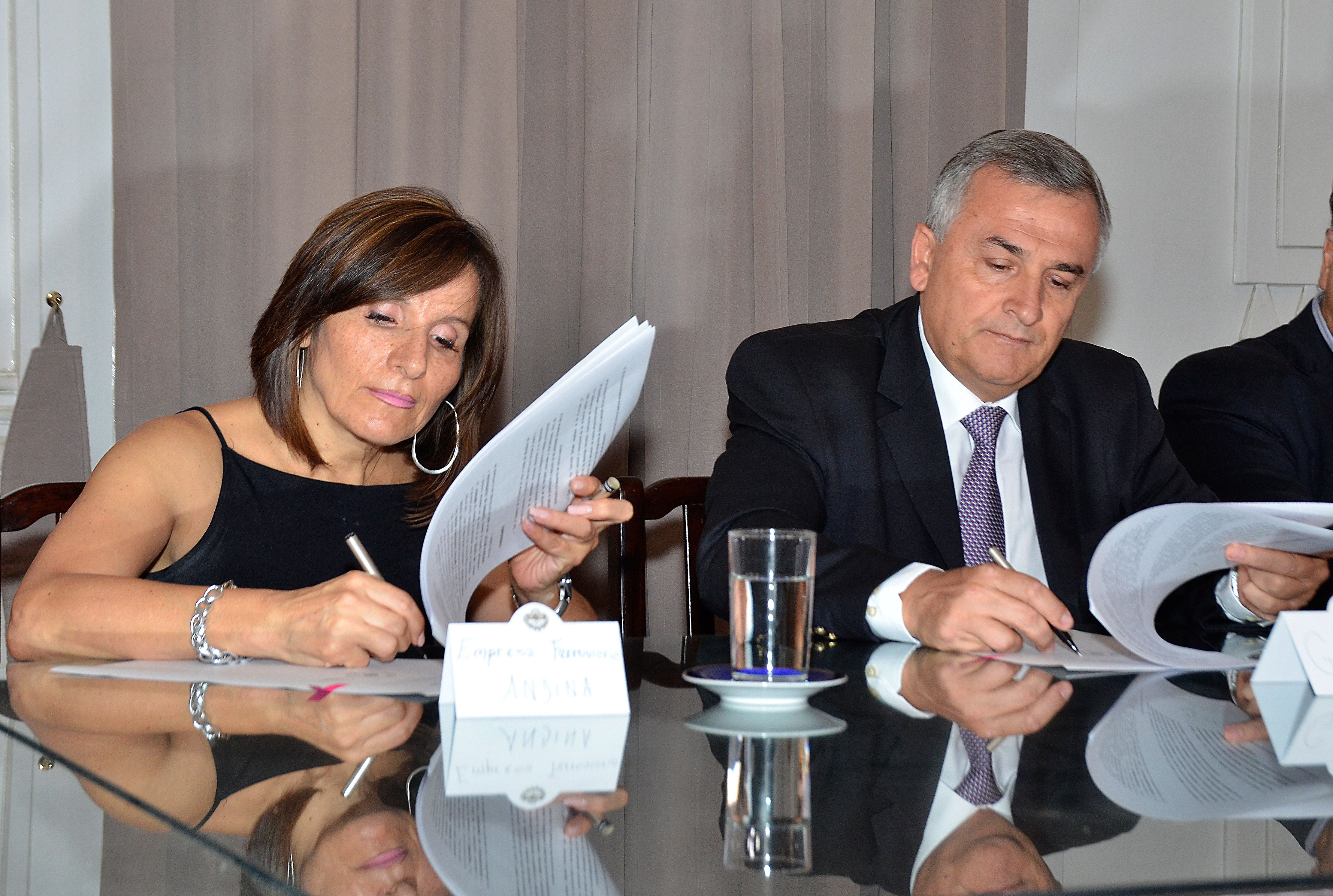 El Gobernador Gerardo Morales Firma convenio con Empresa Ferroviaria Andina S.A.