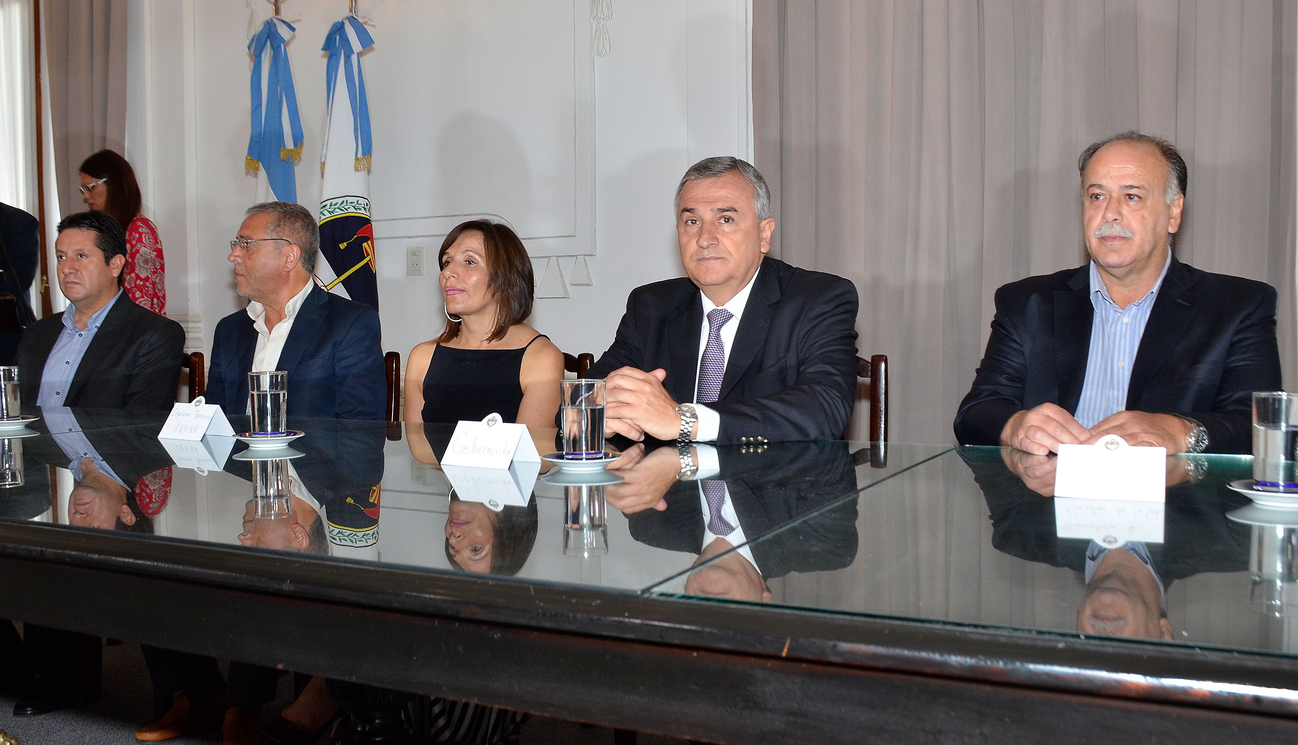 El Gobernador Gerardo Morales Firma convenio con Empresa Ferroviaria Andina S.A.