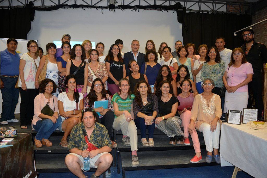 El ministro Abud Robles junto a los diseñadores que participaron de la cura para Puro Diseño 2017.