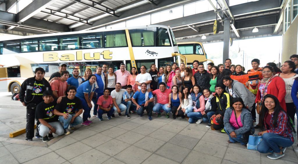 Delegación de comparsas de toda la provincia parte rumbo a Cordoba para difundir el Carnaval de Jujuy