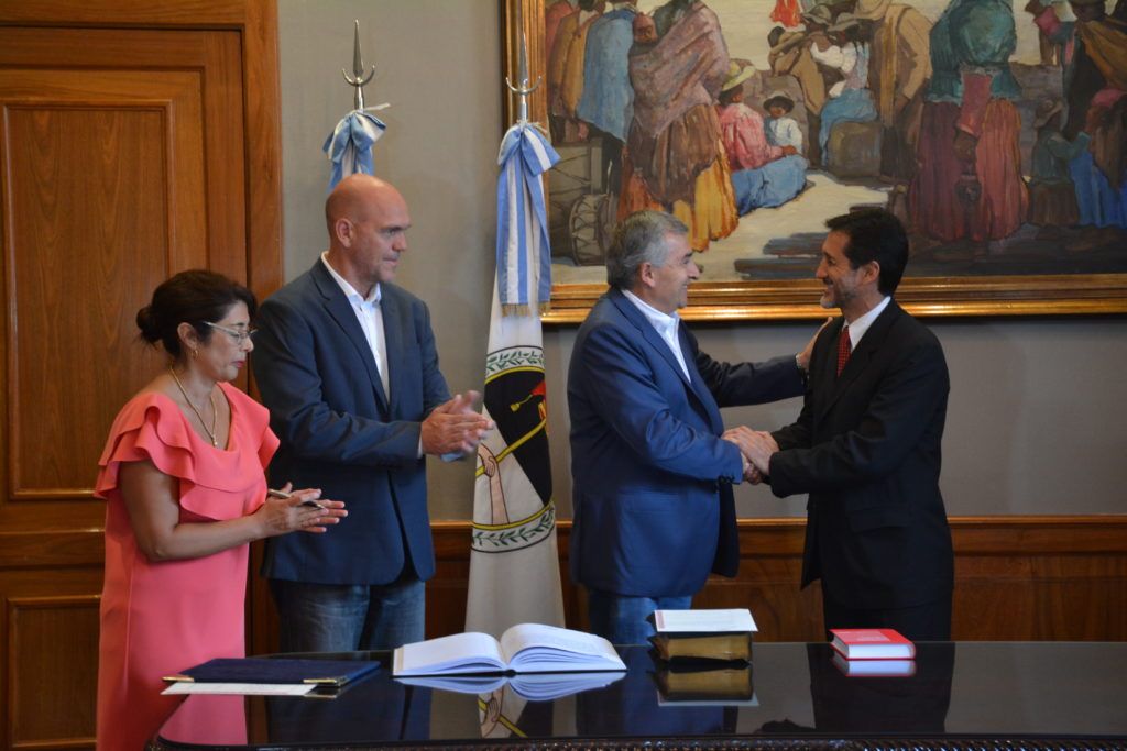 El gobernador Morales tomó juramento y posesionó a Miguel Angel Singh.