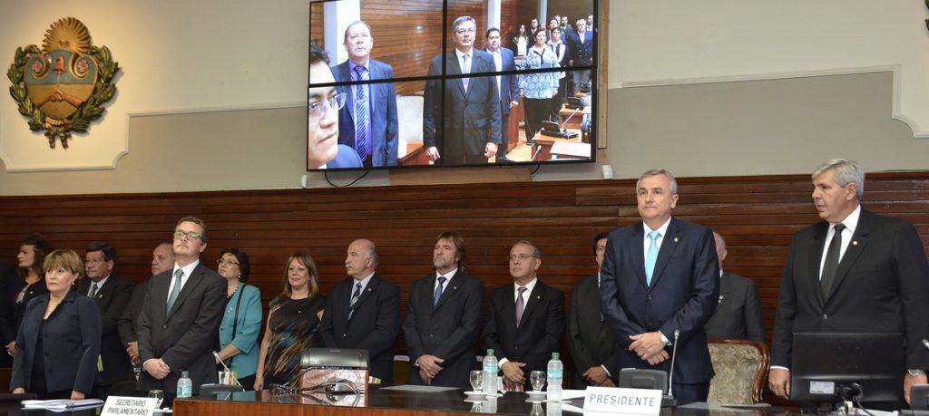 El Mandatario estuvo acompañado por miembros de su gabinete.