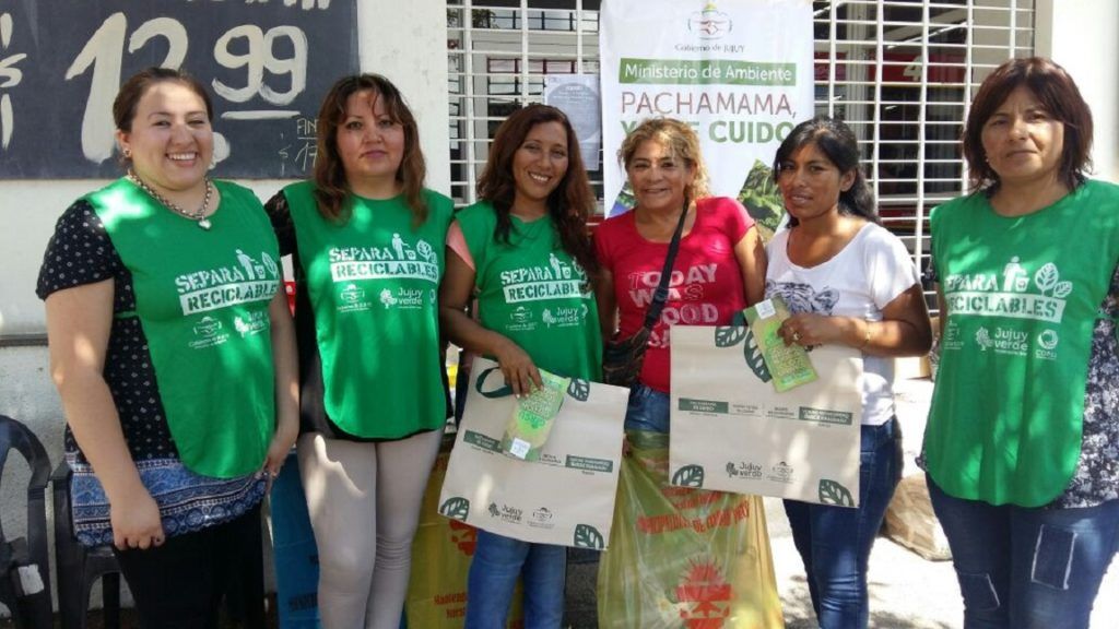 Inició la campaña provincial de “Eco bolsas”, en el municipio de Perico, organizada por el Ministerio de Ambiente de Jujuy. 