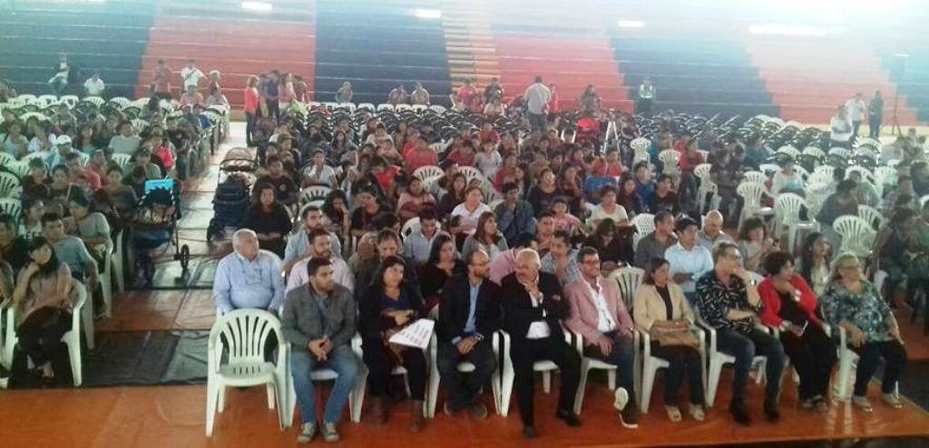 Familias de Palpalá pudieron ver en directo el sorteo, que se transmitía en directo desde el Banco de Desarrollo de Jujuy, donde fiscalizaban autoridades provinciales y municipales, Escribanía de Gobierno y vecinos de Palpalá.