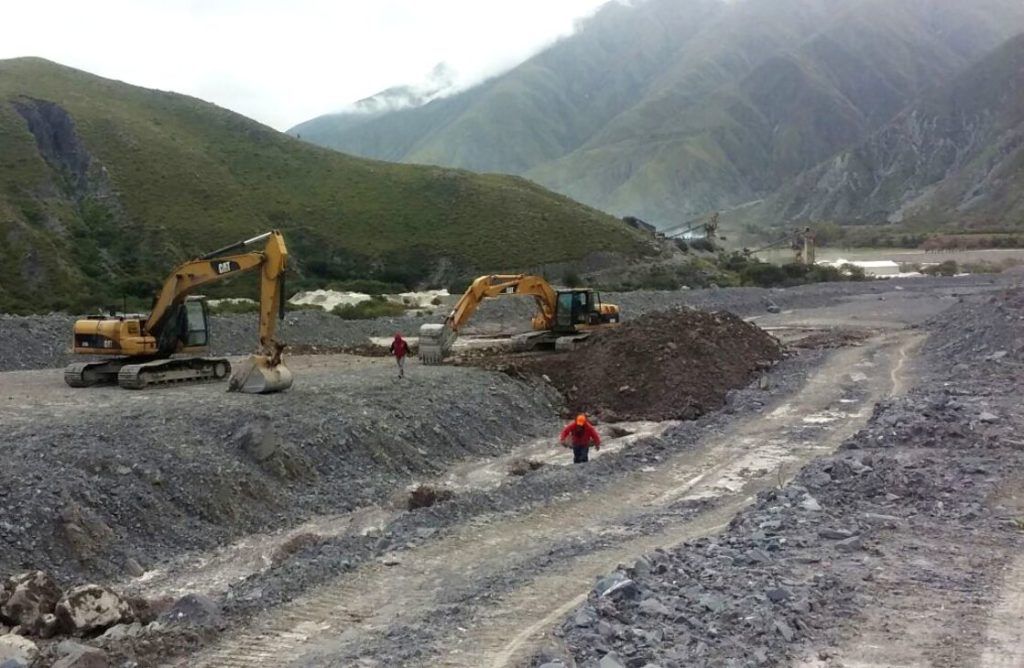 Los trabajos en la Quebrada de Los Filtros guiarán el cauce hacia el Río Grande, brindando mayor seguridad a Volcán.