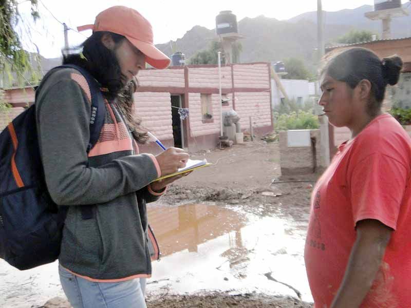 Trabajadores-sociales-relevan-a-familias-afectadas-por-el-temporal-1