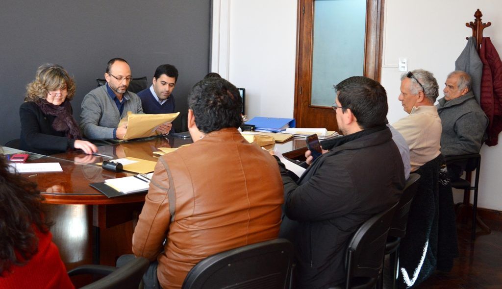 El secretario de Planificación y autoridades de Arquitectura abrieron los sobres que ofertan para más obras en Ciudad Cultural.