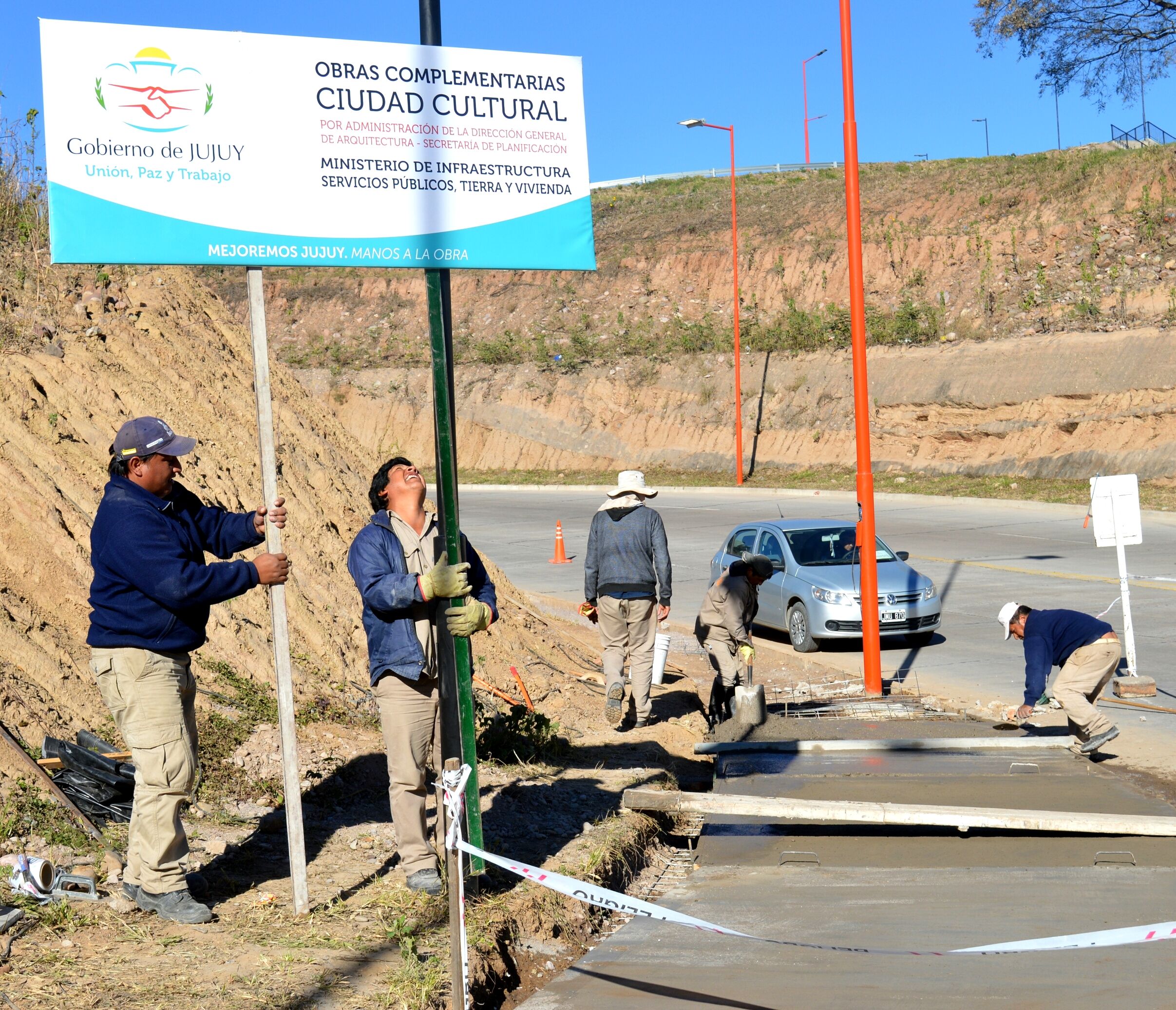 La subida a Ciudad Cultural contará con veredas, realizadas por administración de la Dirección Gral. de Arquitectura del Ministerio de Infraestructura.