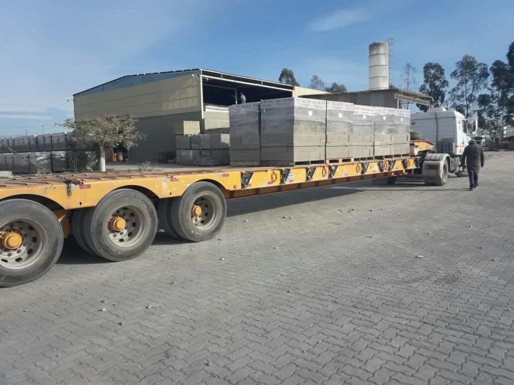 7 mil bloques, entre otros materiales, llegaron a Volcán, en otra entrega de materiales del Ministerio de Infraestructura.