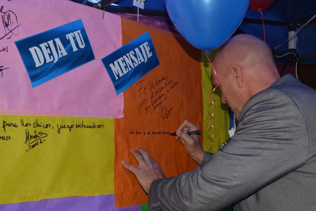 Meyer participó de actividades que alguno de los stands ofrecen al público.