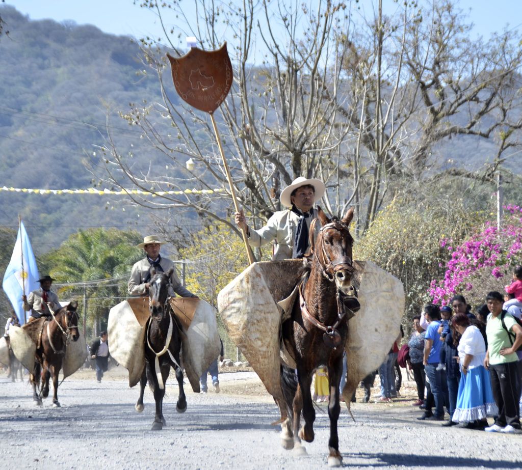 Tradicional desfile de entidades gauchas.