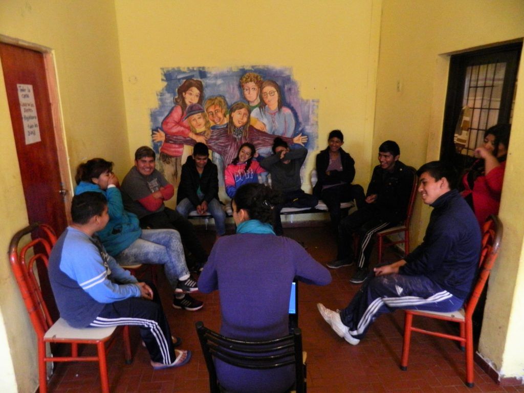 Capacitaciones en la “Casa del Niño y la Niña” y la “Casa del Adolescente”.