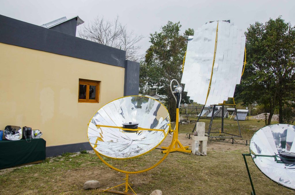 Gerardo Morales estuvo en la inauguración de la primer casa solar en capital