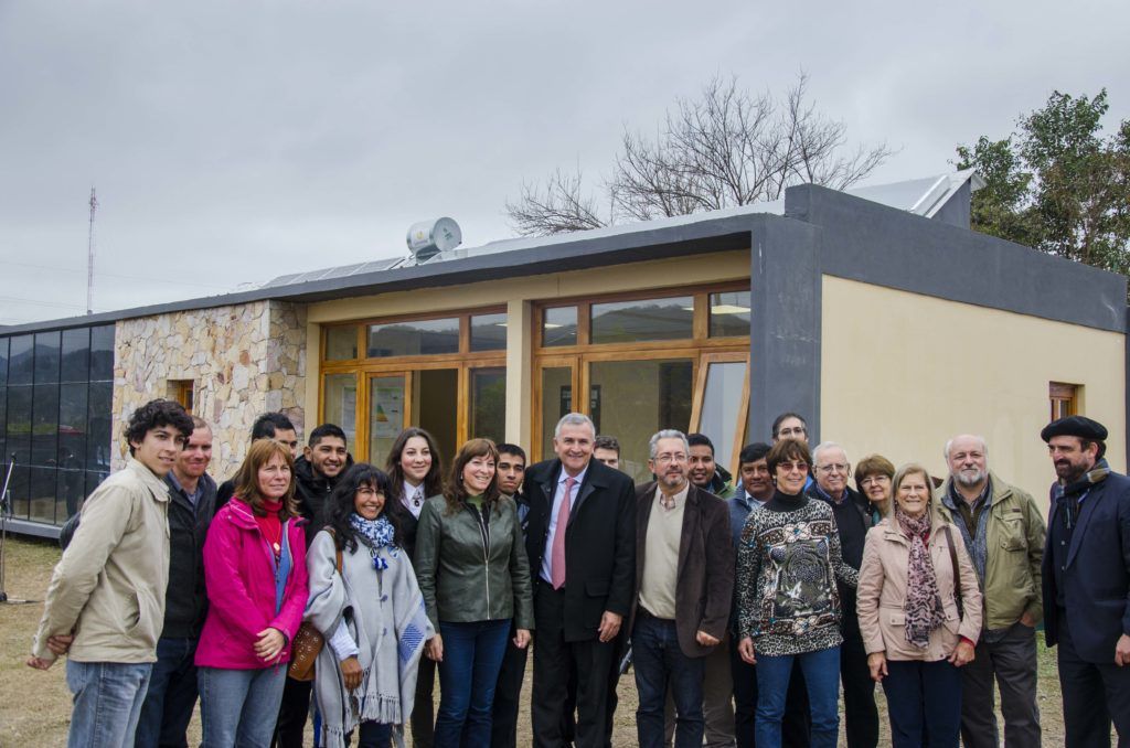 Gerardo Morales estuvo en la inauguración de la primer casa solar en capital
