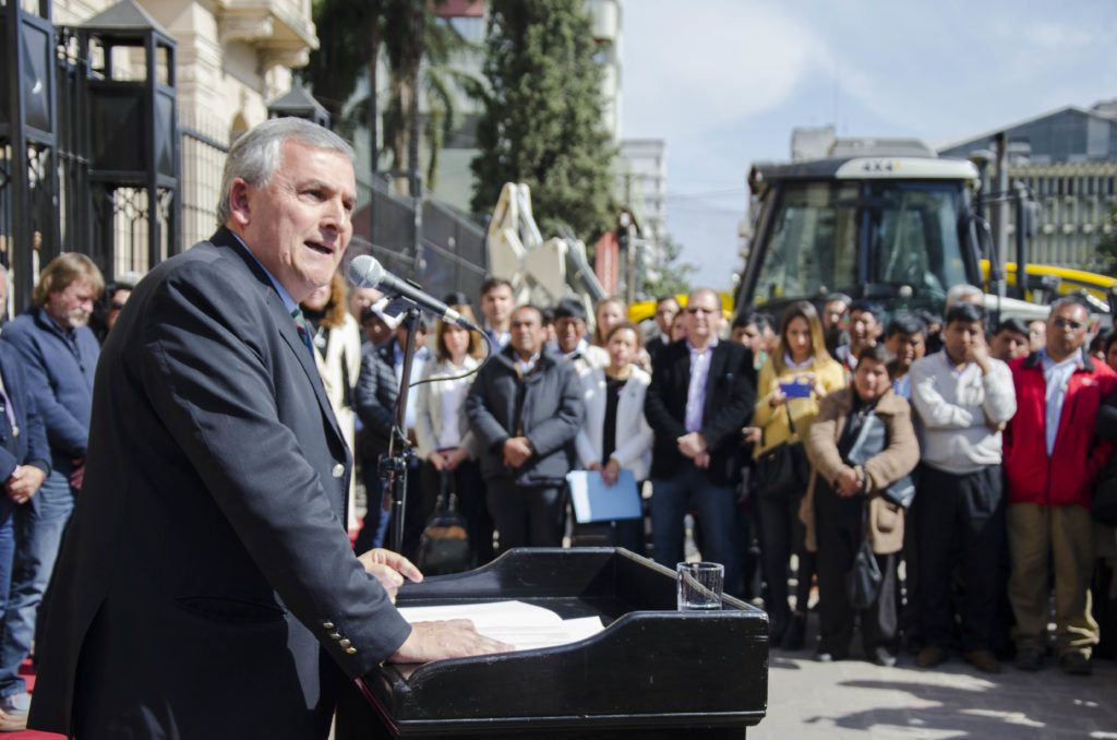 Entrega de subsidios y maquinaria para productores
