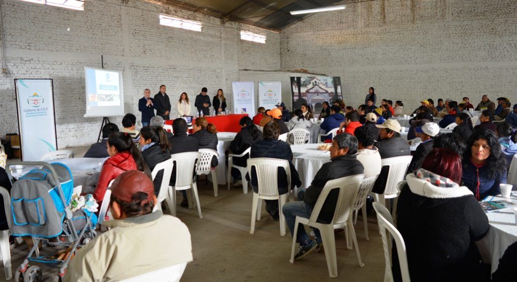 Periqueños colmaron la jornada de oportunidades para financiamiento