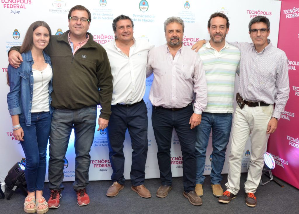 Los de Jujuy, al término del show que dieron en el escenario mayor de Tecnópolis Federal Jujuy.