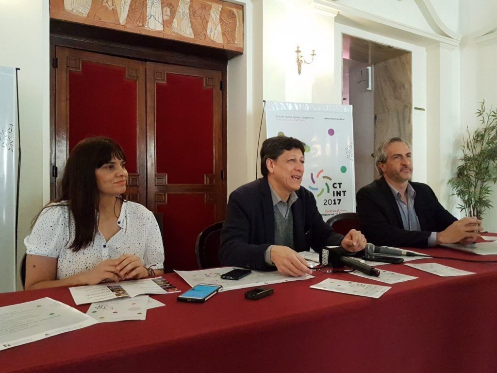 El Secretario de Cultura, Aldana durante la presentación junto a Sivila Soza (INT) y Rodríguez Bárcena (Comuna Capitalina)
